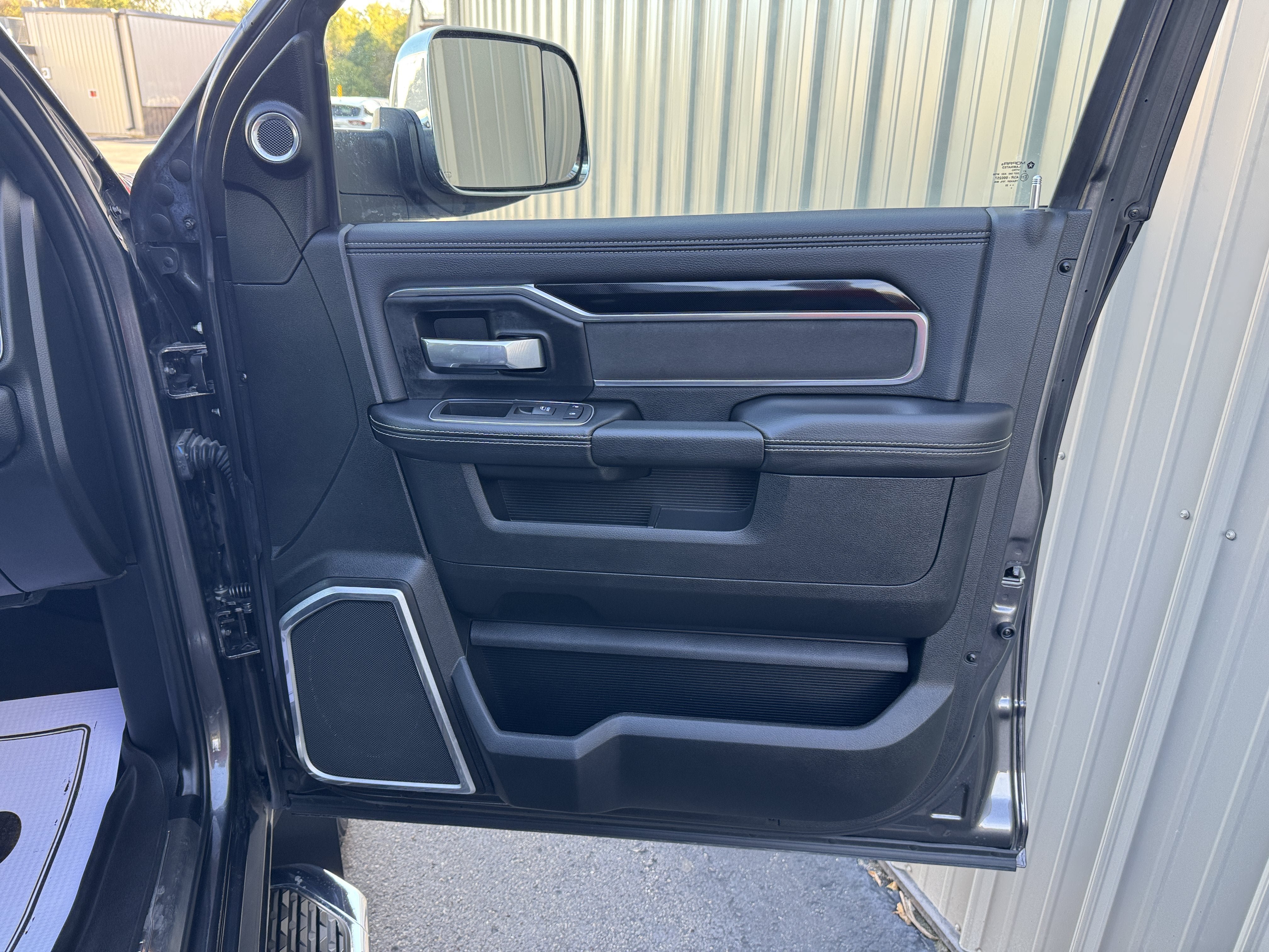 Used 2022 RAM 2500 Laramie AWD/4WD image 32