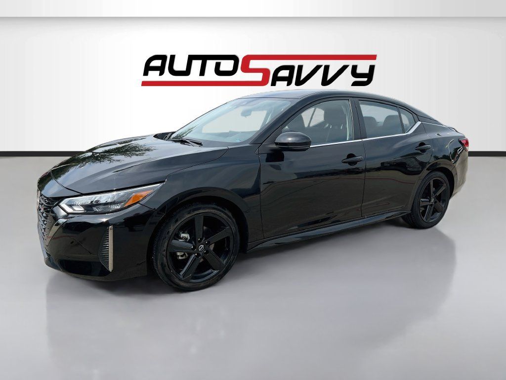 Used 2025 Nissan Sentra SR FWD image 3