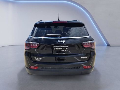 Used 2025 Jeep Compass Latitude w/ Sun & Sound Group AWD/4WD image 5