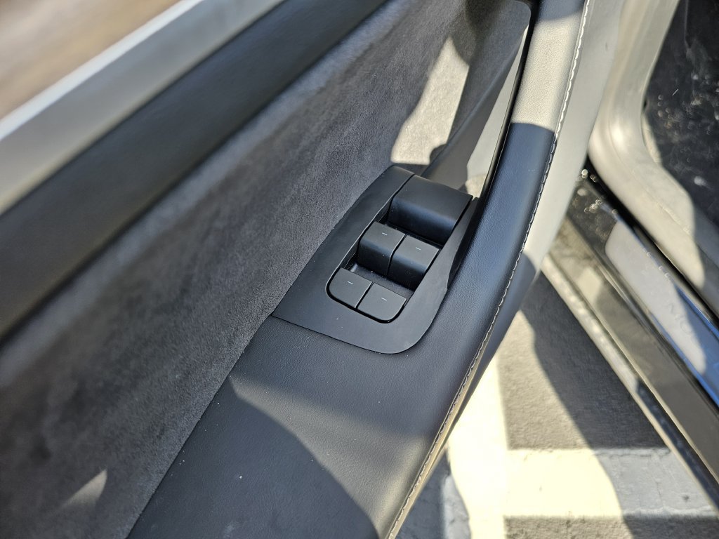 Used 2025 Tesla Model Y Long Range RWD image 17
