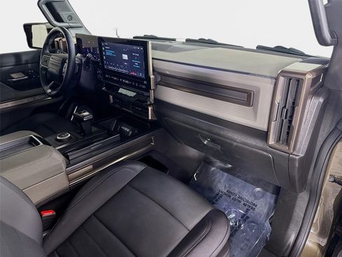 Used 2025 GMC Hummer EV 3X w/ LPO, Cargo Utility Package AWD/4WD image 31
