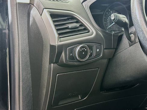 Used 2023 Ford Edge SEL image 17