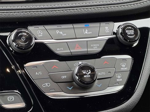 New 2026 Chrysler Pacifica Select image 19