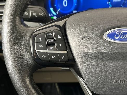 Used 2021 Ford Escape Titanium w/ Class II Trailer Tow Package image 8