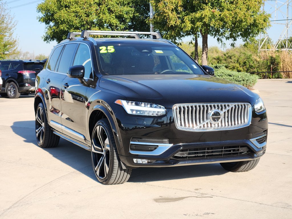 Used 2025 Volvo XC90 B5 Ultra w/ Protection Package Premier AWD/4WD image 3