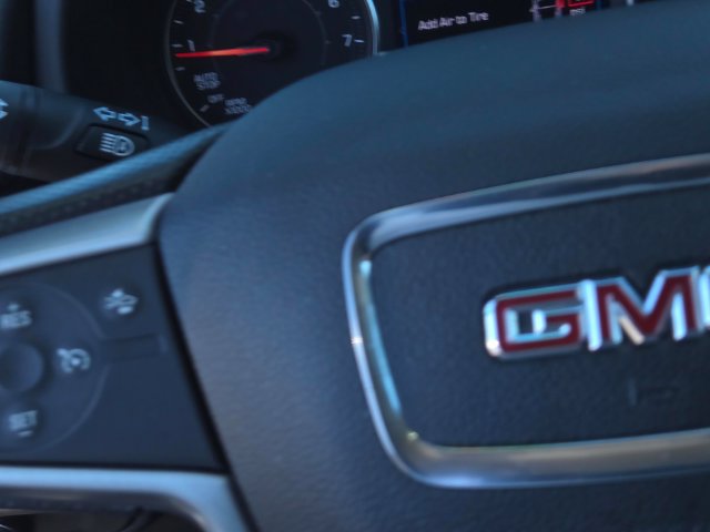 Used 2022 GMC Terrain SLE w/ Driver Convenience Package FWD image 19