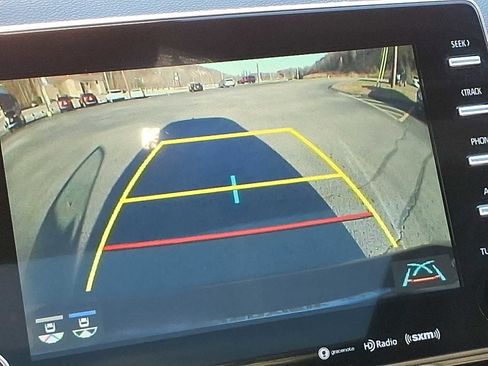 Used 2021 Toyota Avalon XLE w/ Moonroof Package image 20