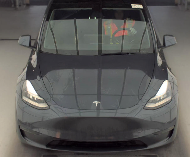 Used 2021 Tesla Model Y Long Range AWD/4WD image 2