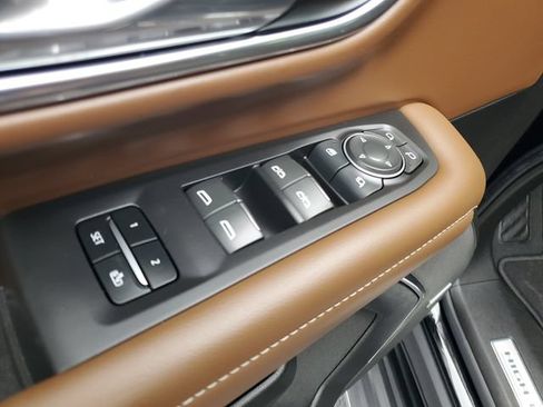 Certified 2024 Chevrolet Tahoe High Country w/ Advanced Technology Package AWD/4WD image 25