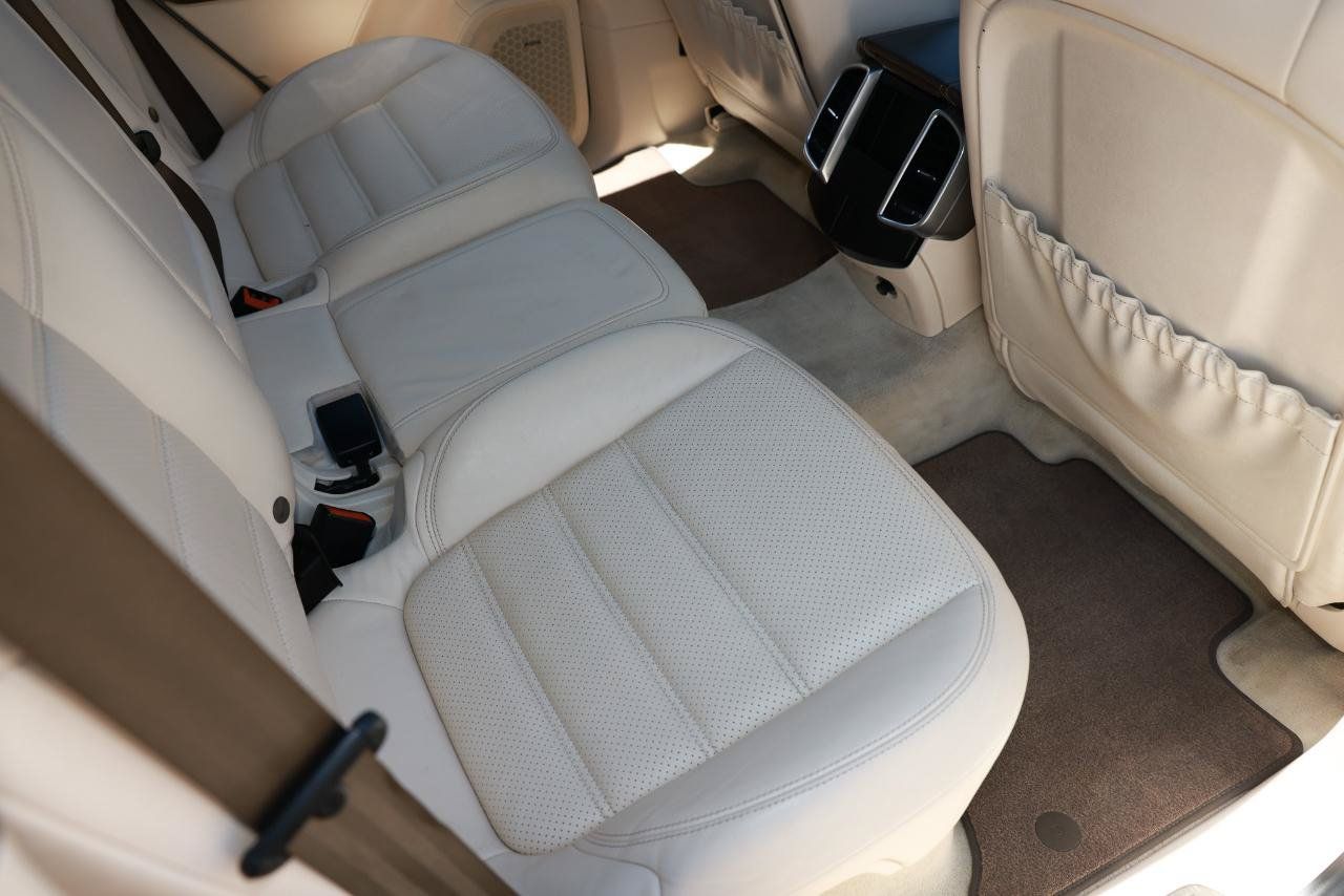 Used 2014 Porsche Cayenne GTS AWD/4WD image 14