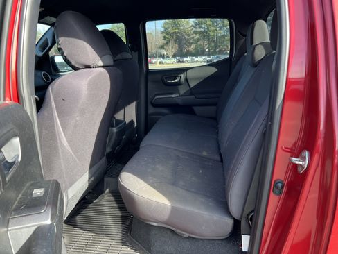 Used 2019 Toyota Tacoma TRD Off-Road image 29