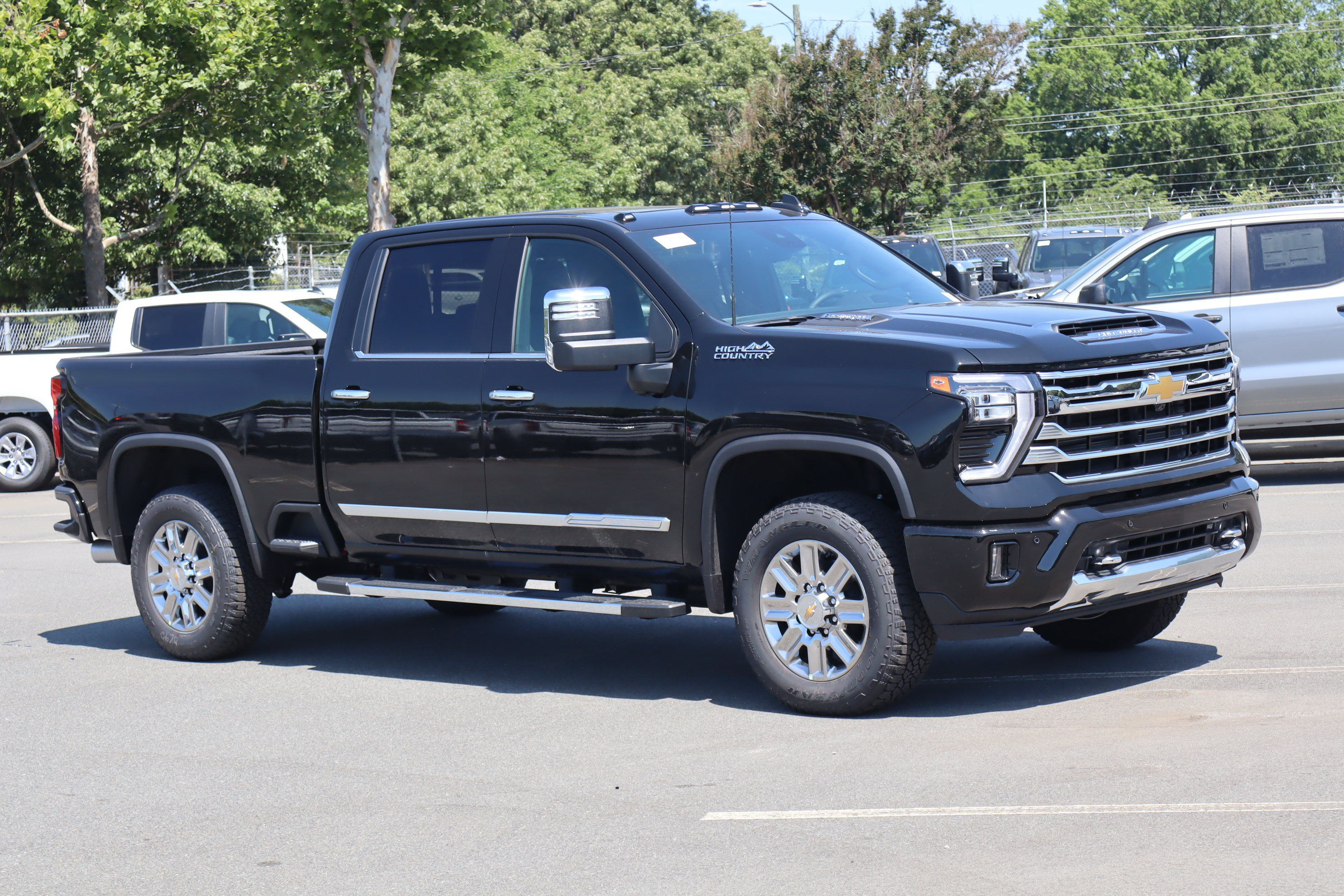 New 2026 Chevrolet Silverado 2500 High Country w/ High Country Premium Package AWD/4WD image 2
