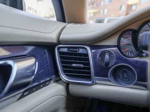 Used 2012 Porsche Panamera image 29