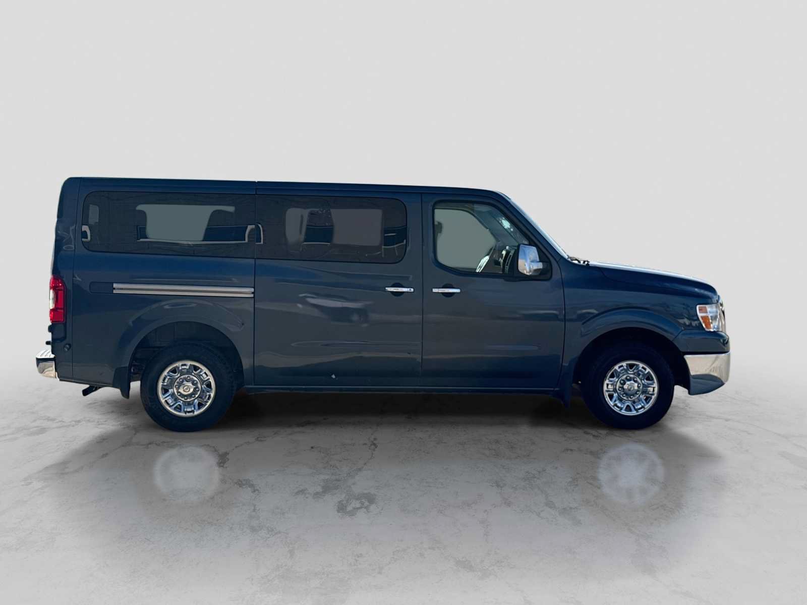 Used 2014 Nissan NV 3500 SV w/ Technology Package RWD image 7