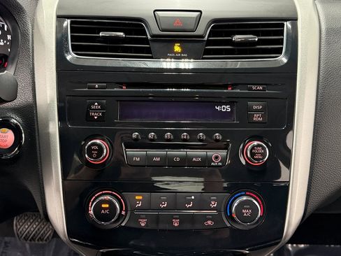 Used 2014 Nissan Altima 2.5 S FWD image 18