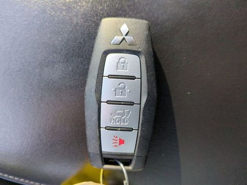 Used 2024 Mitsubishi Outlander SE image 29