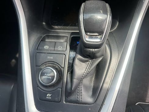 Used 2020 Toyota RAV4 XSE AWD/4WD image 20