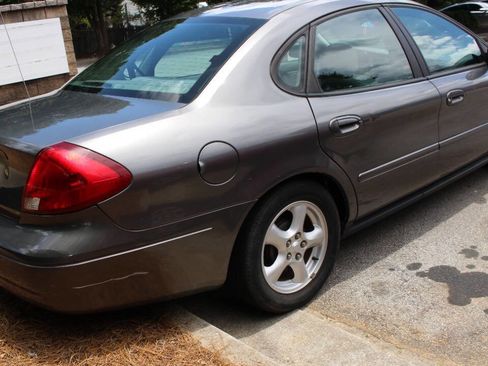 Used 2002 Ford Taurus SE image 17