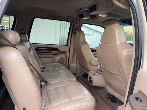 Used 2004 Ford Excursion Limited image 11