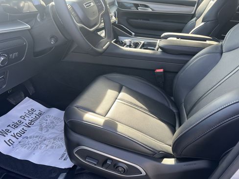 New 2026 Jeep Grand Wagoneer L Limited AWD/4WD image 16