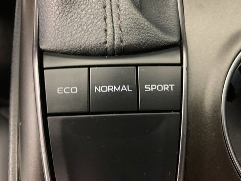 Used 2023 Toyota Camry SE image 27