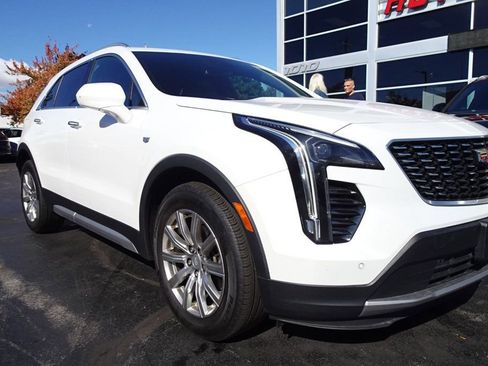 Used 2019 Cadillac XT4 Premium Luxury w/ Technology Package image 2