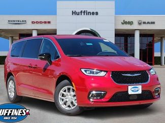 New 2026 Chrysler Pacifica Select video 1