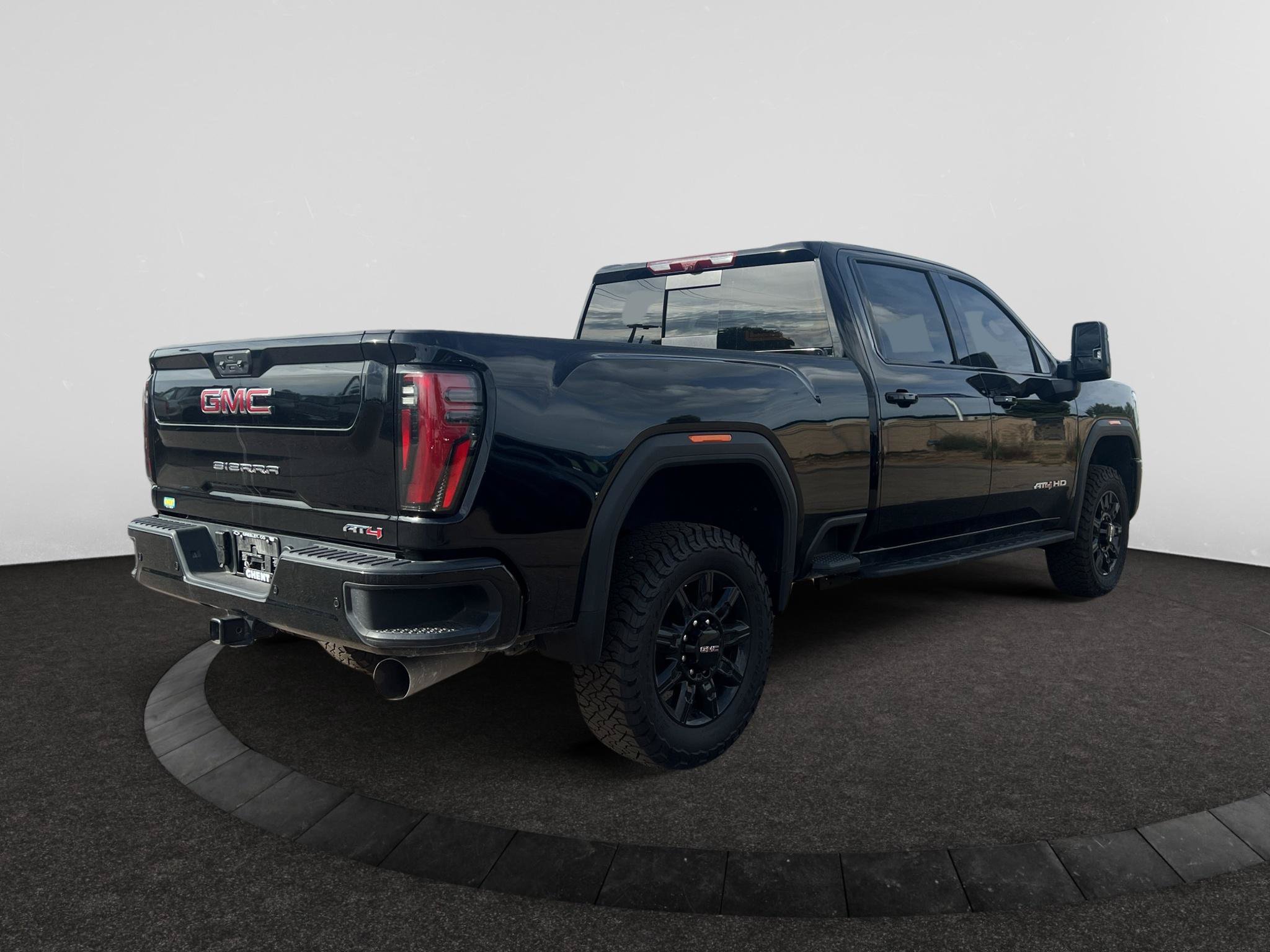 Used 2026 GMC Sierra 3500 AT4 w/ AT4 Premium Plus Package AWD/4WD image 6