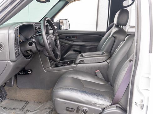 Used 2005 Chevrolet Silverado 3500 LT w/ Heavy-Duty Power Package image 38