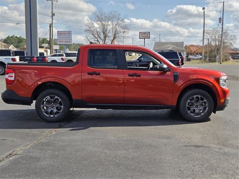 Used 2022 Ford Maverick XLT image 2