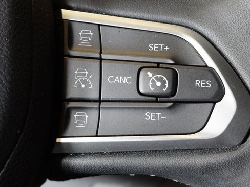 Used 2023 Jeep Compass Limited AWD/4WD image 19