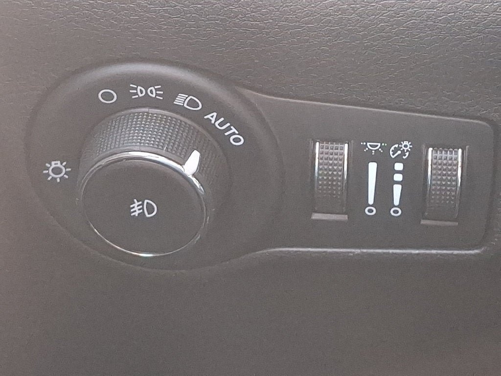 Used 2023 Jeep Compass Latitude AWD/4WD image 23