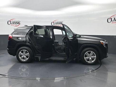 Used 2024 GMC Terrain SLE image 32