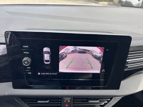 Used 2025 Volkswagen Jetta Sport image 25