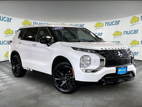 Used 2024 Mitsubishi Outlander SE AWD/4WD image 1