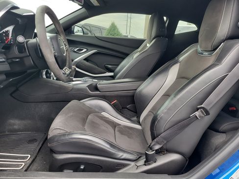 Used 2018 Chevrolet Camaro SS RWD image 12
