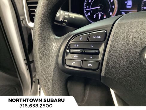 Used 2020 Hyundai Venue SEL image 17