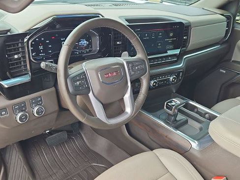 Certified 2025 GMC Sierra 1500 SLT AWD/4WD image 9