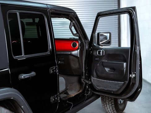 Used 2021 Jeep Wrangler Unlimited Rubicon AWD/4WD image 26