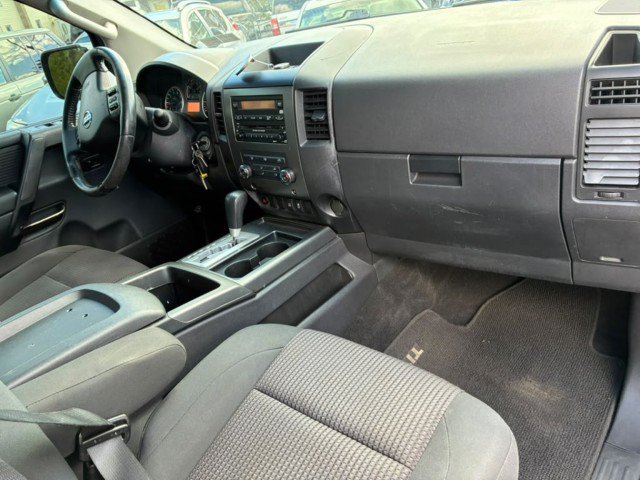 Used 2012 Nissan Titan SV w/ SV Value Truck Pkg RWD image 17
