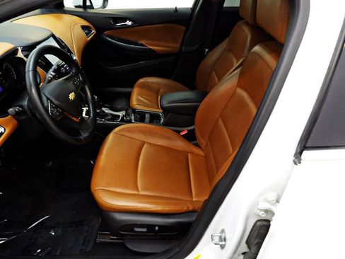 Used 2016 Chevrolet Cruze Premier w/ Premier True North Edition FWD image 8