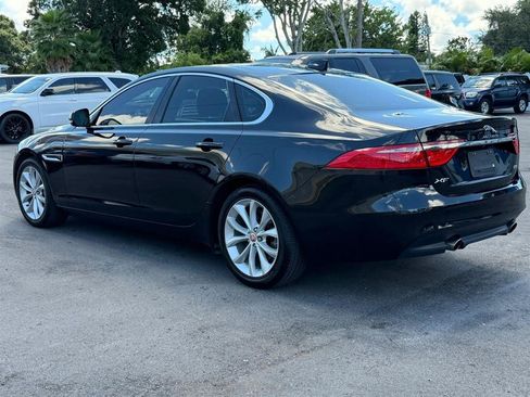 Used 2018 Jaguar XF Premium RWD image 17