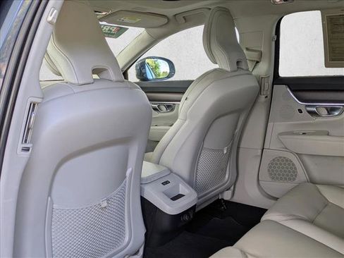 Used 2019 Volvo V90 T5 Cross Country w/ Advanced Package image 19
