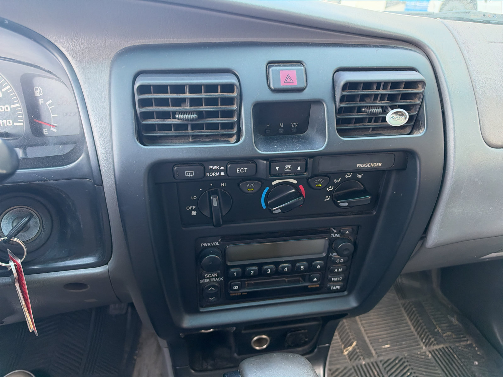 Used 2002 Toyota 4Runner SR5 RWD image 17