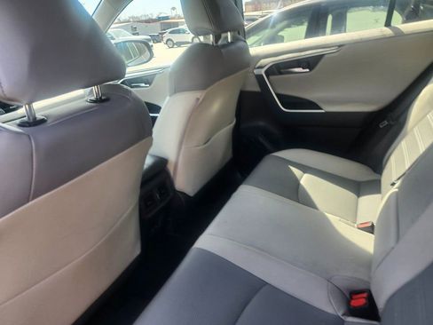 Used 2022 Toyota RAV4 Limited image 8
