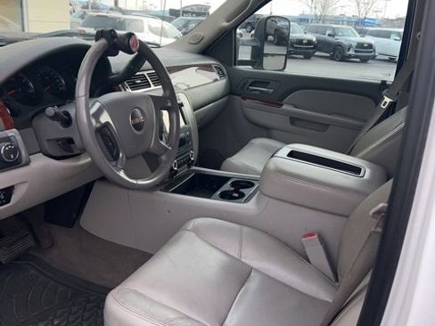Used 2014 GMC Sierra 2500 SLT w/ SLT Convenience Package image 19