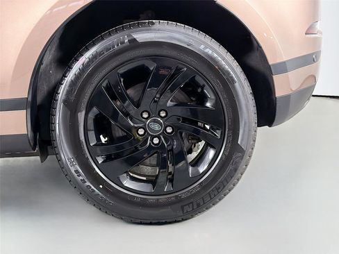 Certified 2025 Land Rover Range Rover Evoque S AWD/4WD image 31