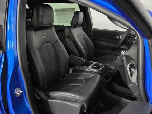 New 2026 Chrysler Pacifica Select w/ S Appearance Package image 37
