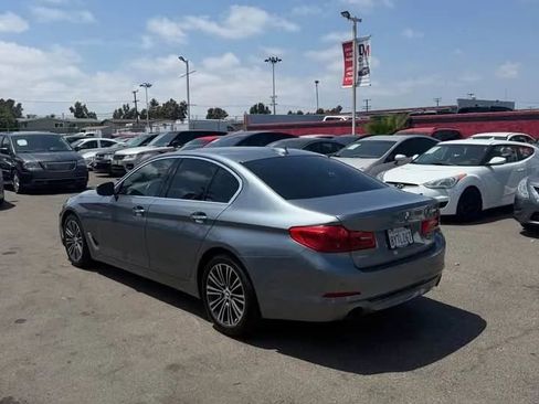 Used 2018 BMW 530i RWD image 3