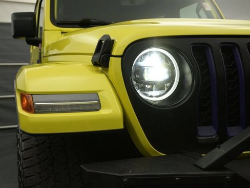 Used 2023 Jeep Wrangler Unlimited Sahara w/ Cold Weather Group AWD/4WD image 10